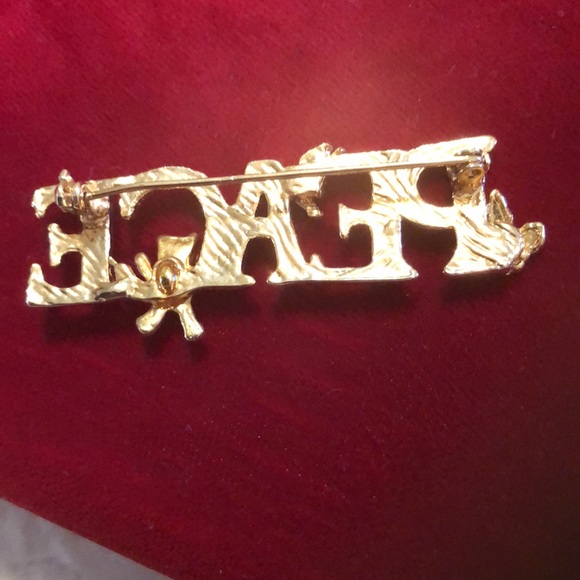 Vintage Christmas pin bundle and wreath post earring set. - Picture 7 of 9